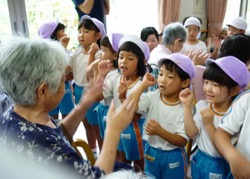 年長組老人ホーム訪問